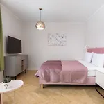 Apartment Old Town Pink *