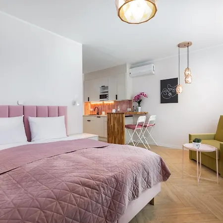 Old Town Pink Apartment *